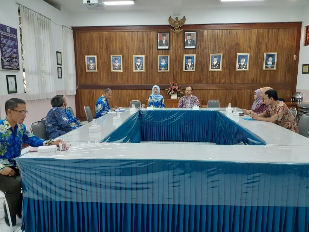 rapat jumat