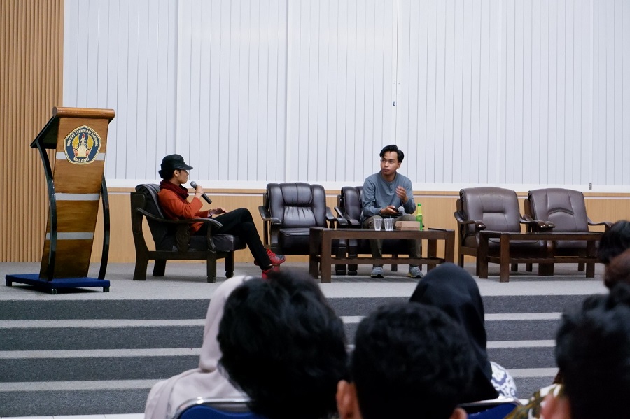 Muhammad Rafiqy Farhan, saat memberikan Sharing Session Creation 3.0 di Himpunan Mahasiswa Sipil (HMS) S-1, ITN Malang
