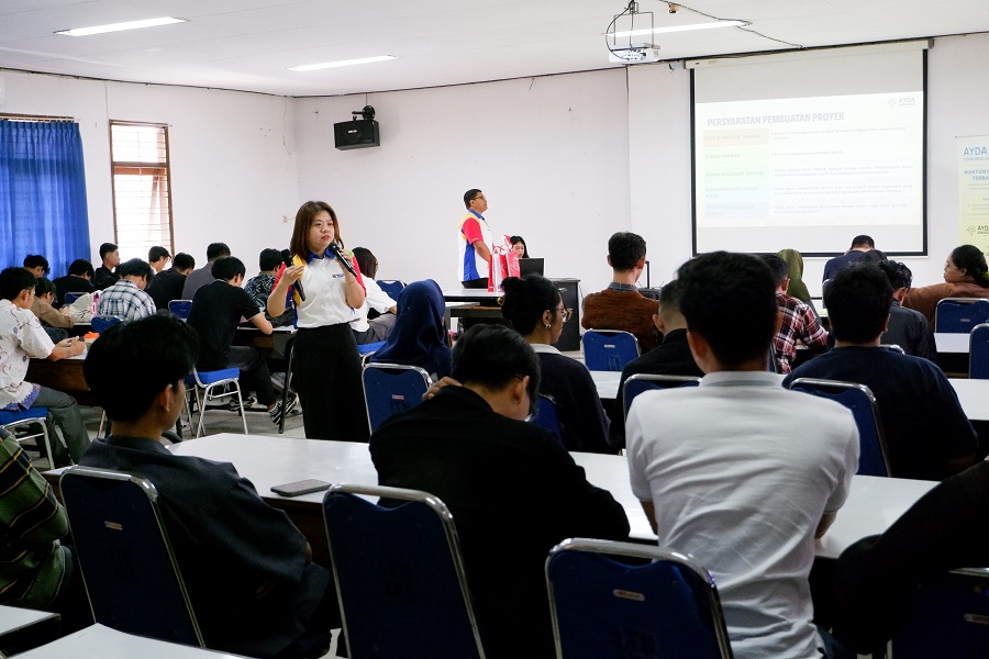 Mahasiswa Arsitektur S-1 ITN Malang antusias bertanya seputar AYDA Awards 2026