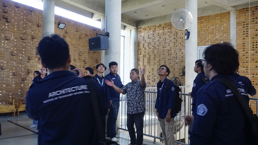 Mahasiswa Arsitektur ITN Malang mengunjungi Andyrahman Architect