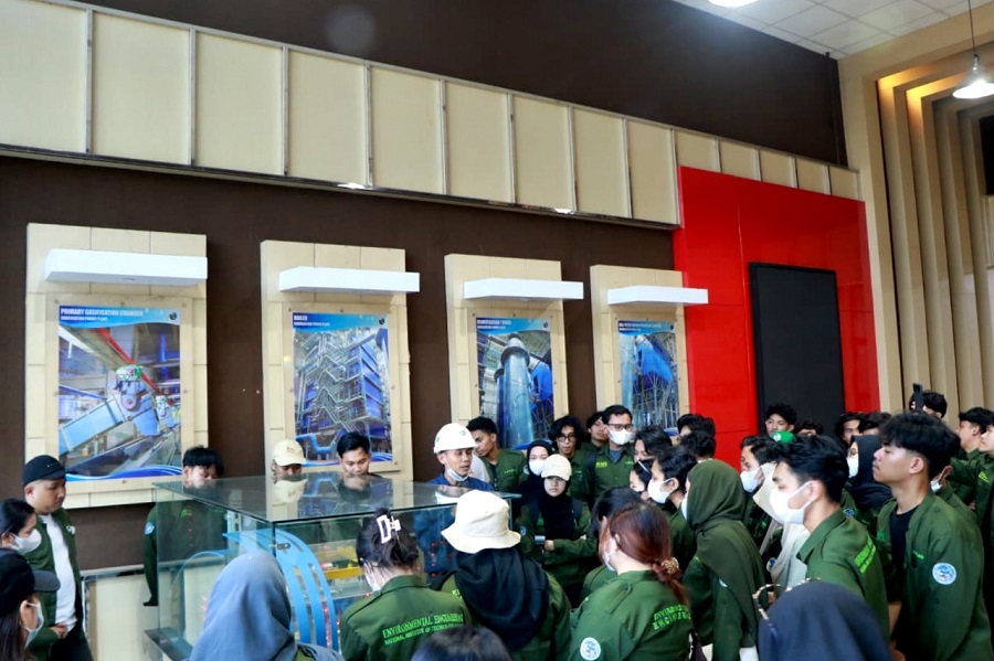 Mahasiswa Teknik Lingkungan S-1, ITN Malang belajar di TPA Benowo, Surabaya, Jawa Timur