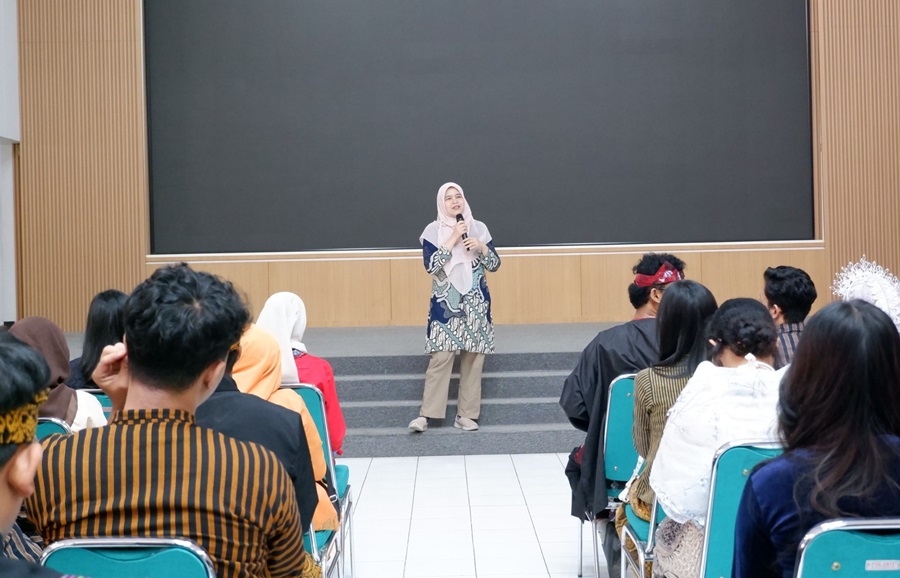 Dekan FTSP ITN Malang, Dr. Debby Budi Susanti, ST., MT., saat memberikan sambutan pada Yudisium FTSP ITN Malang