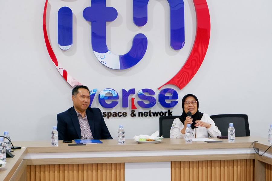Sekretaris Ditjen Penataan Ruang Laut KKP, Dr. Effin Martiana, SH., MH., saat memberi sambutan di ITN Malang