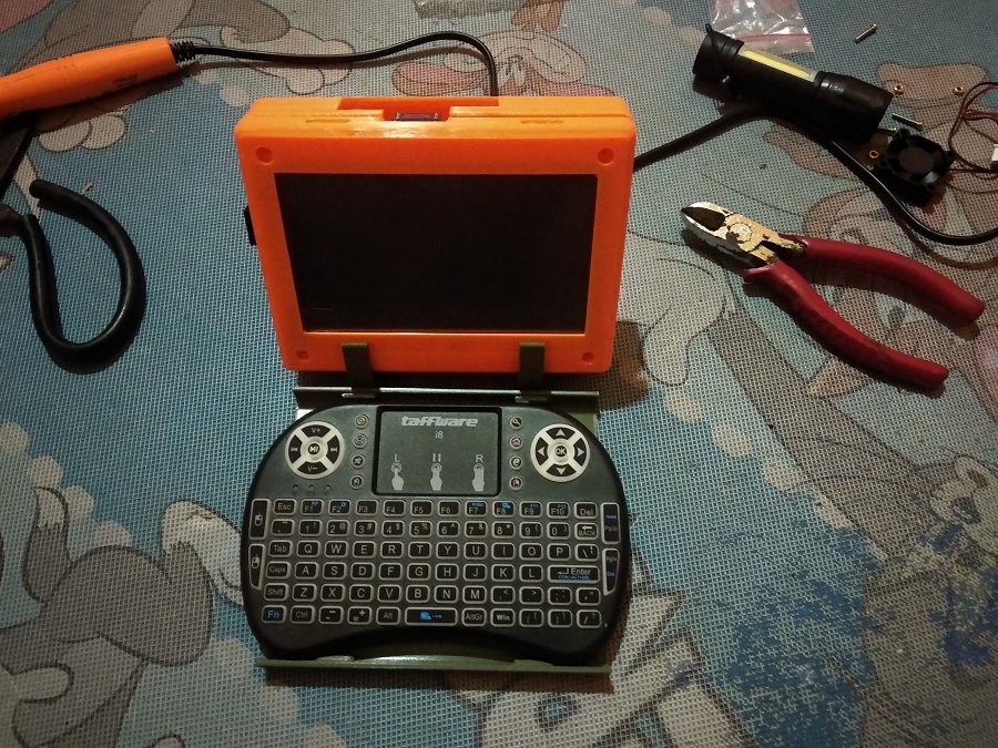 This image has an empty alt attribute; its file name is SIMAK-Sistem-Identifikasi-Maturitas-Katarak-ciptaan-mahasiswa-ITN-Malang-membantu-memeriksa-mata-katarak.jpg