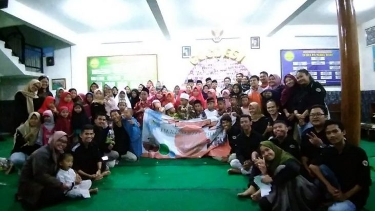 Mahasiswa-Teknik-Geodesi-ITN-Malang-Datang-Anak-Panti-Asuhan-Senang-732x412