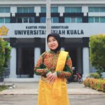 Siti Fathimah mahasiswa Arsitektur ITN Malang memakai pakaian adat Aceh saat menari Tari Ratoh Jaroe