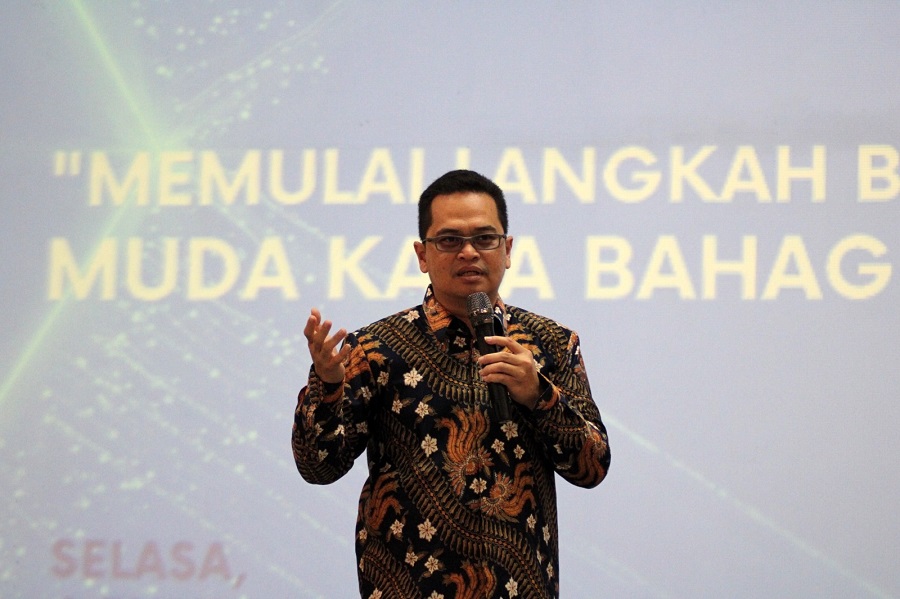 Arief Rakhman Setiono memberikan kuliah tamu bertajuk Memulai Langkah Bisnis, Muda Kaya Bahagia, di ITN Malang (1)