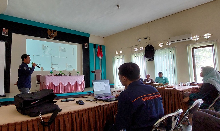 KKN Tematik Arsitektur ITN Malang mendesain rest area dan resto di Desa Kemantren, Jabung, Malang
