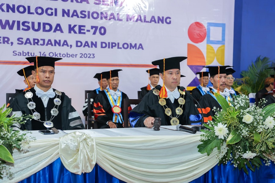Rektor ITN Malang, Awan Uji Krismanto, ST., MT., Ph.D., membuka Rapat Terbuka Senat ITN Malang Wisuda ke-70 Periode II Tahun 2023