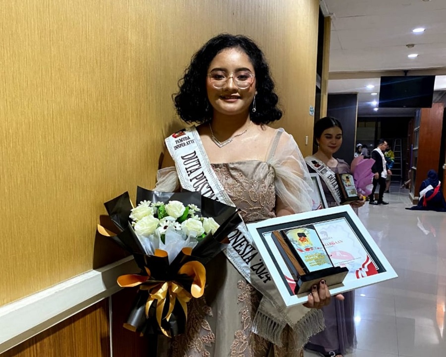 Zabel Awalia, mahasiswa Teknik Sipil S-1 ITN Malang meraih kategori _Pemuda Inspiratif Duta Pustaka Indonesia 2024.