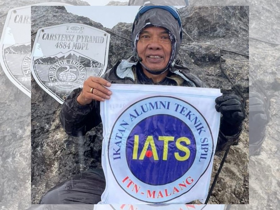 Mulyono alumnus Teknik Sipil S-1 Institut Teknologi Nasional Malang (ITN Malang) angkatan 1980 Pendaki 7 Summits Indonesia