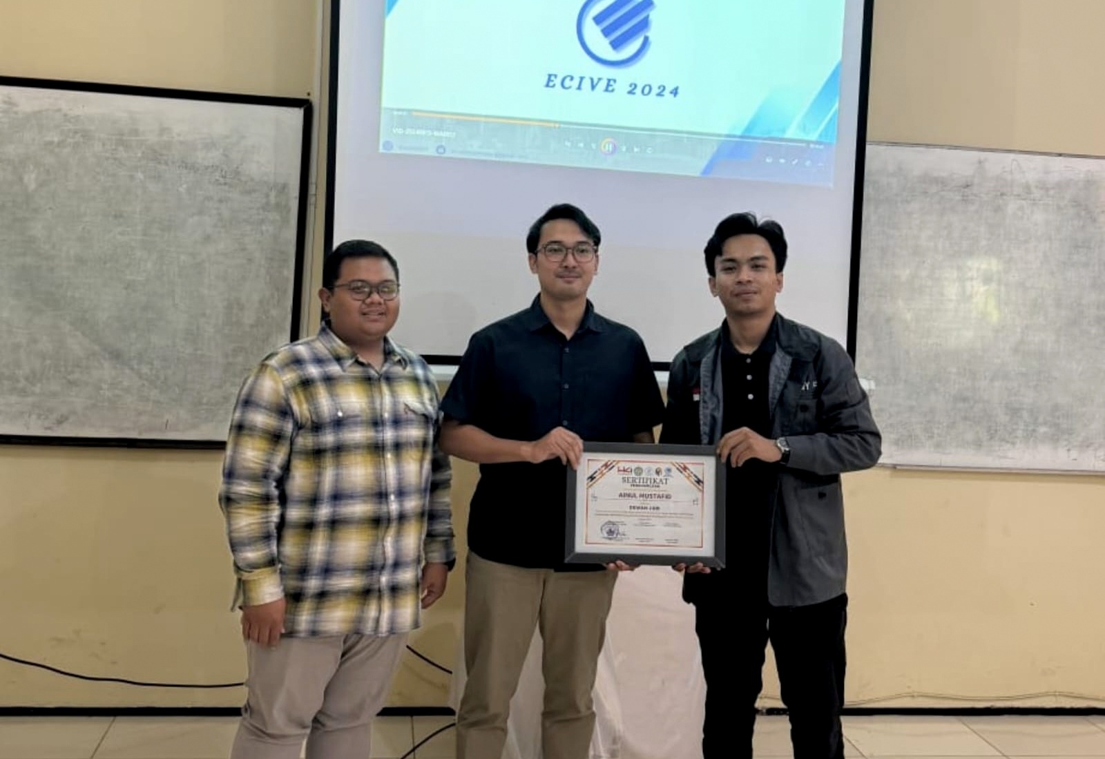Tim juri Bridge Design Competition (BDC), National Civil Fest 2024, ITN Malang. Ainul Mustafid, dari PT Hutama Karya Infrastruktur