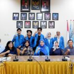 Dekan FTSP ITN Malang, Dr. Debby Budi Susanti, ST., MT, (tiga dari kanan), bersebelahan dengan Kepala Desa Ploso, Kabupaten Jombang, Nining Permatasari