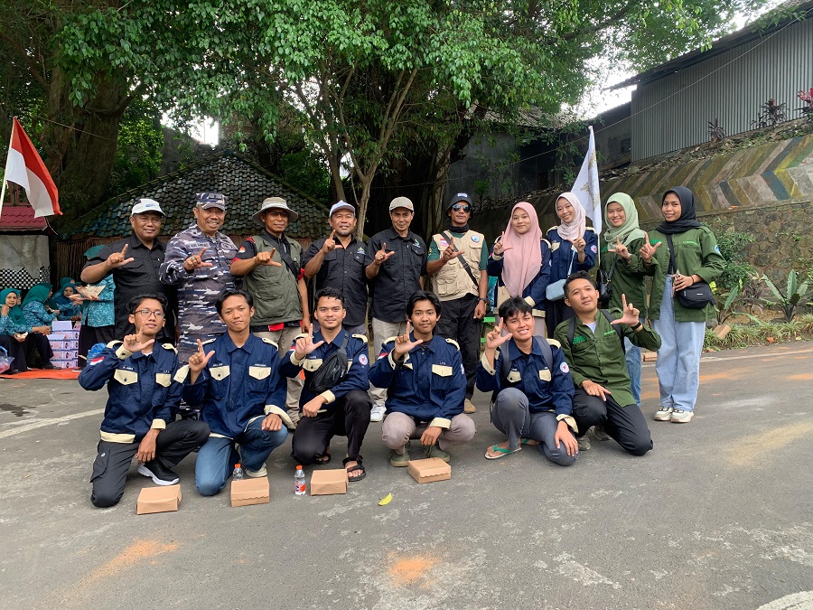 Maulana Dias Ismail Hasan, Athikah Nadia Nur Baiti, dan Nurhidayah (PDL hijau), HMTL ITN Malang