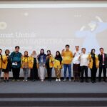 Para pejabat FTSP bersama para lulusan terbaik dari tiap fakultas di lingkungan FTSP ITN Malang