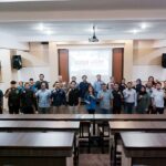 Rektor ITN Malang, Awan Uji Krismanto, ST., MT., PhD, diapit oleh Muchammad Masykur, ST., MT., IRSurv, Wakil Ketua Umum III ISI, dan Dekan FTSP, ITN Malang, Dr. Debby Budi Susanti, ST., MT