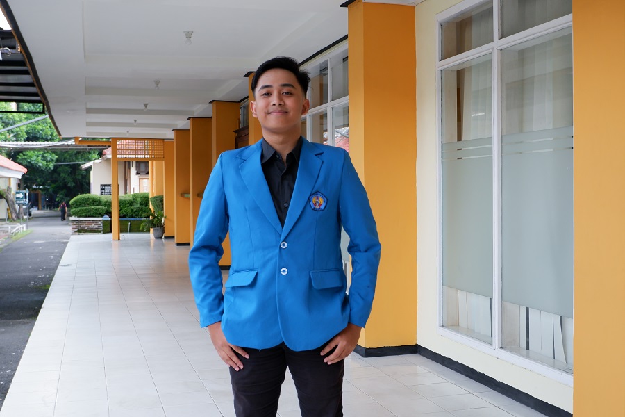 De’Gihon Daud Martua Hutabarat, lulusan terbaik Perencanaan Wilayah dan Kota (PWK) S-1, Fakultas Teknik Sipil dan Perencanaan (FTSP), ITN Malang, pada wisuda ke 1 tahun 2025.