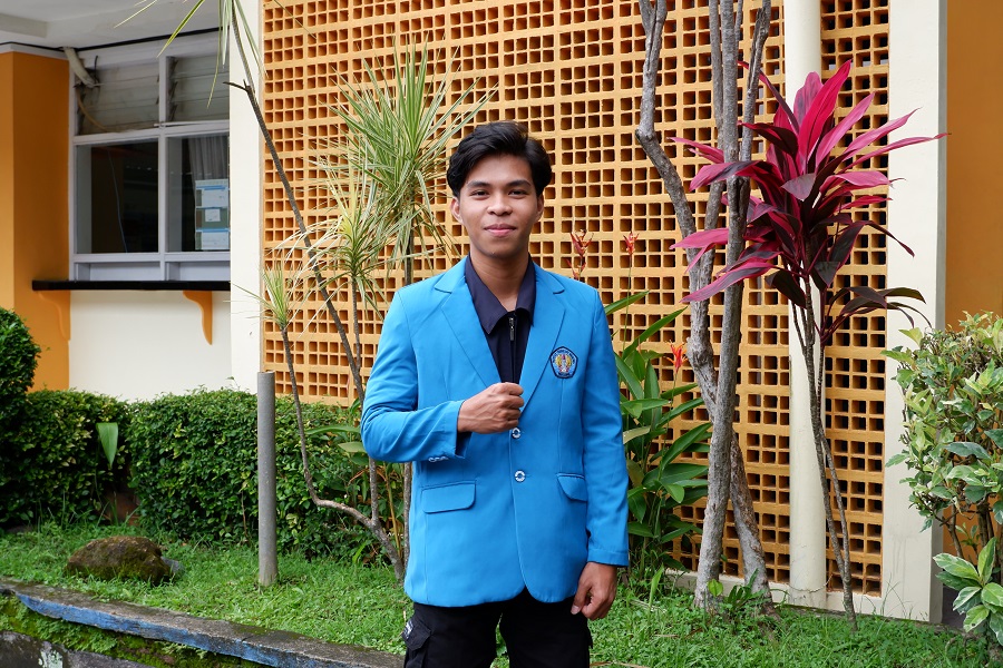 Ray Bara lulusan terbaik Teknik Sipil S-1 ITN Malang pada wisuda ke 73 periode 1 tahun 2025