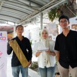Amar Rizqi Afdholy, ST., MT., dosen Arsitektur S-1 ITN Malang bersama mahasiswa Arsitektur dan karyanya