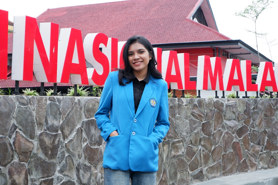 Dian Vernanda Panie, lulusan terbaik Perencanaan Wilayah dan Kota (PWK) S-1, Fakultas Teknik Sipil dan Perencanaan (FTSP), ITN Malang pada wisuda ke 74 periode II tahun 2025