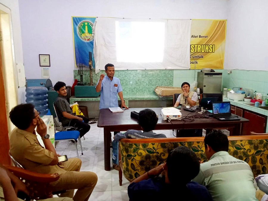 Mohammad Erfan, ST., MT., bersama tim ITN Malang saat pelatihan di PUPR Kota Pasuruan