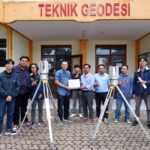Prodi Teknik Geodesi S-1 ITN Malang menerima hibah laser scanner standar industri tambang dari PT Saptaindra Sejati (SIS).