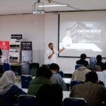Kaprodi Arsitektur S-1 ITN Malang, Ir. Gaguk Sukowiyono, MT., saat membuka acara Platinum Ceramics Goes to Campus di ITN Malang