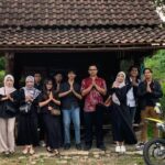 Makin kompak. Himpunan Mahasiswa Arsitektur ITN Malang usai membagikan takjil di Kawasan Mulyoagung, Dau.