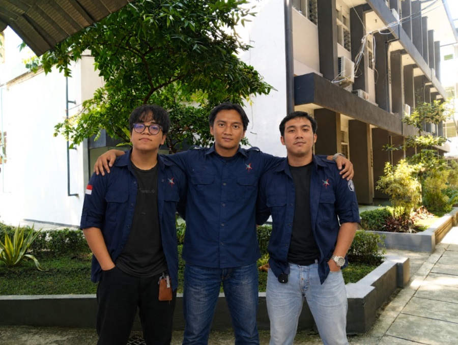 Abdullah Fawwaz, Khaldi Jibran Maulana, dan M. Ilham Maulana, mahasiswa Arsitektur S1, ITN Malang, Angkatan 2023