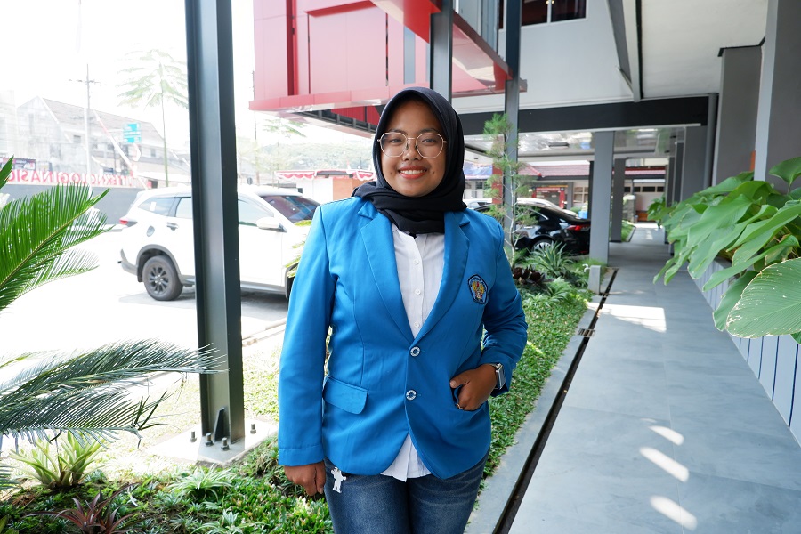 Khoyru Nisya Salsabila Putri lulusan Terbaik Program Studi Teknik Sipil S-1n Fakultas Teknik Sipil dan Perencanaan (FTSP) ITN Malang pasa Wisuda ke-76 Periode II Tahun 2026